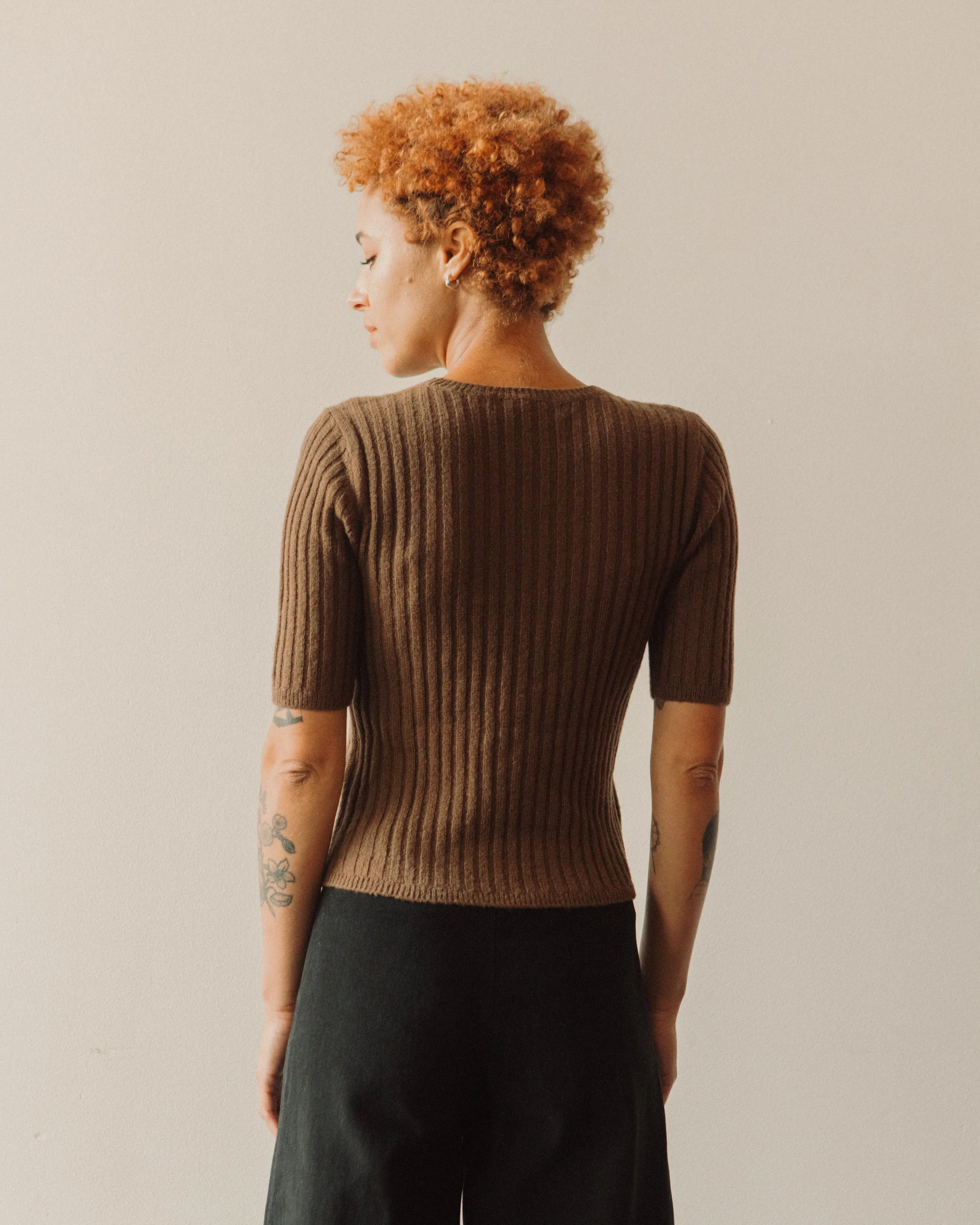 7115 Molly Ribbed Short Sleeve Top, Brown