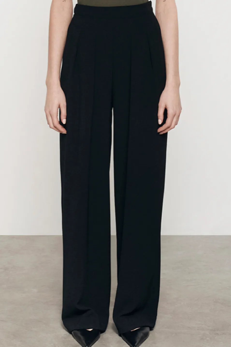 Crepe Essential Trouser