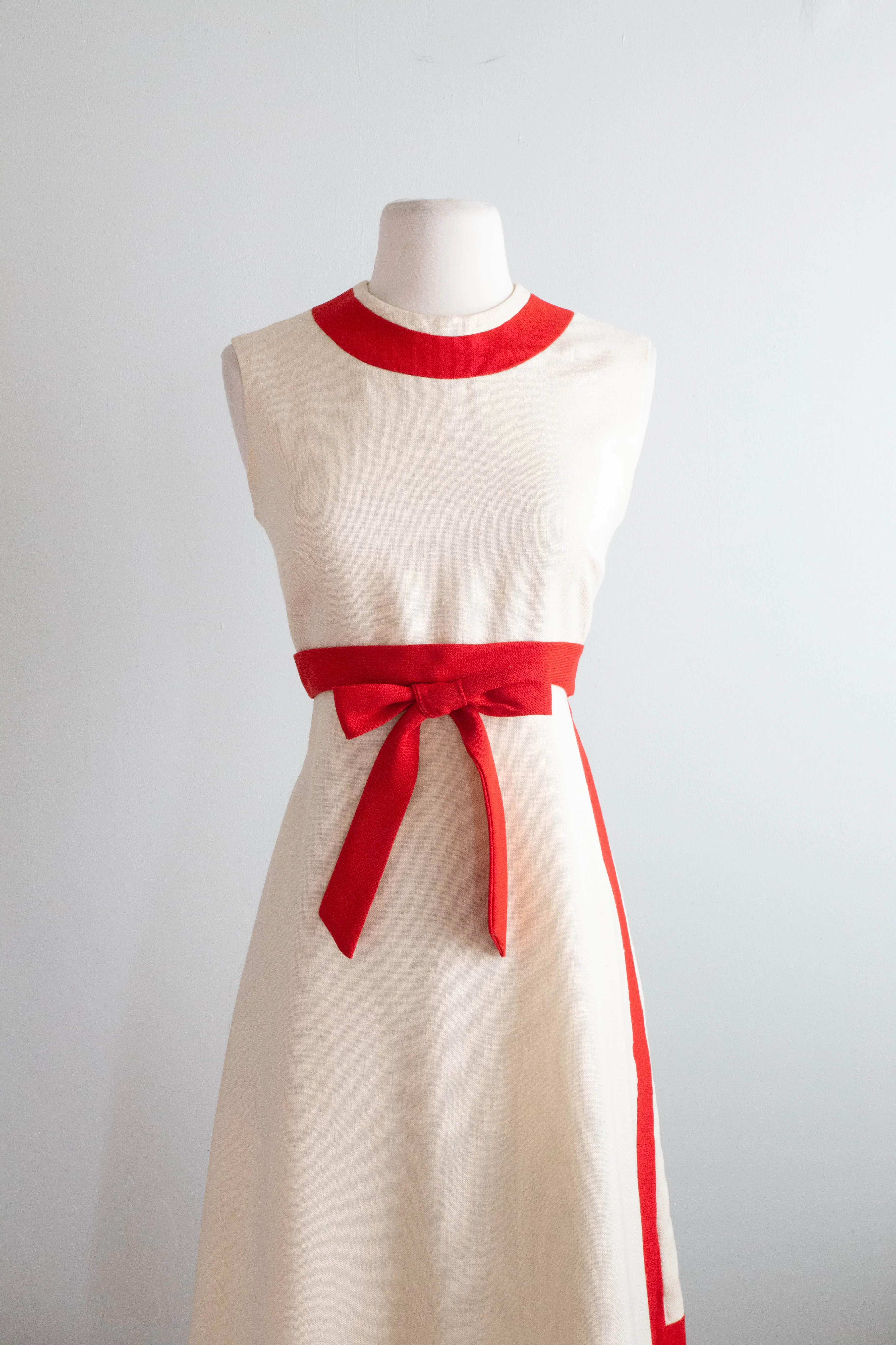 Darling 1960's Anne Fogarty Red and Cream Shift Dress / SM
