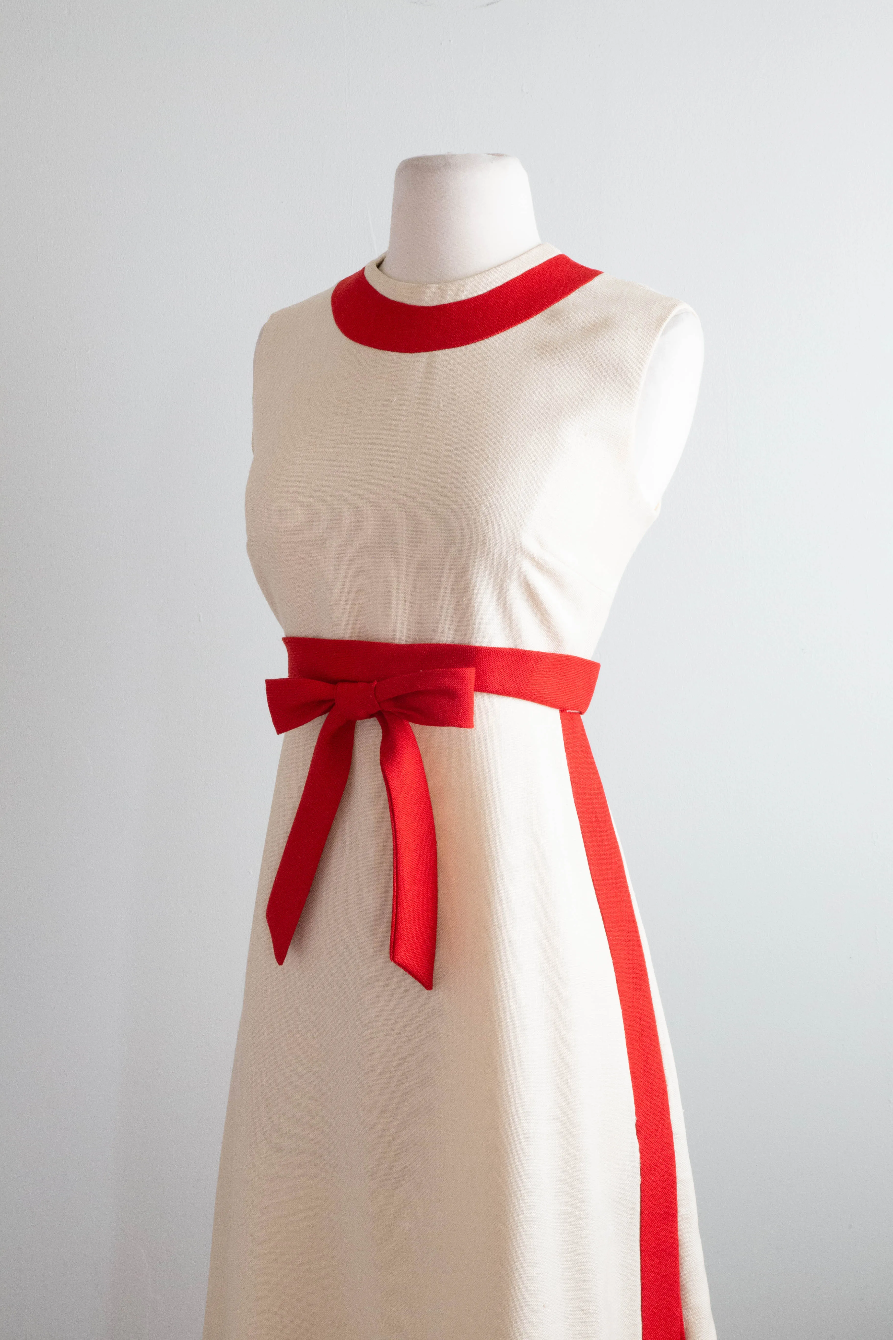 Darling 1960's Anne Fogarty Red and Cream Shift Dress / SM