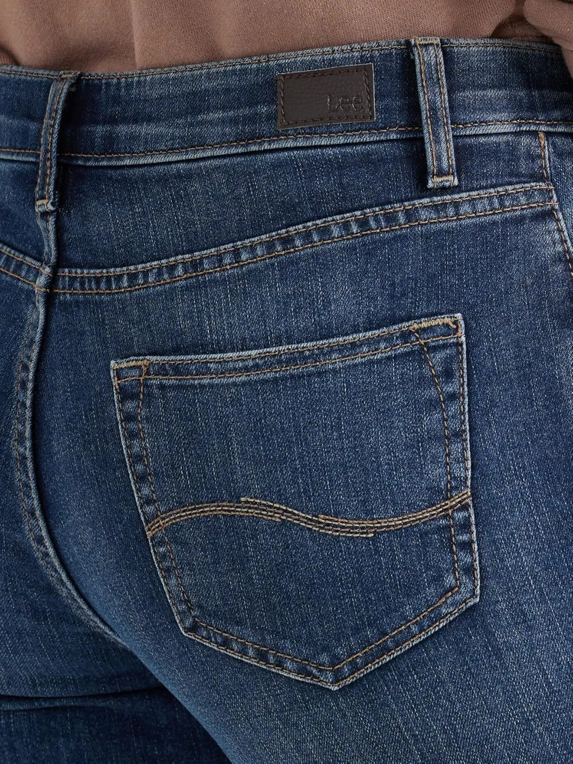 Lee Women's Flex Motion Regular Fit 5 Pocket Capri Jean